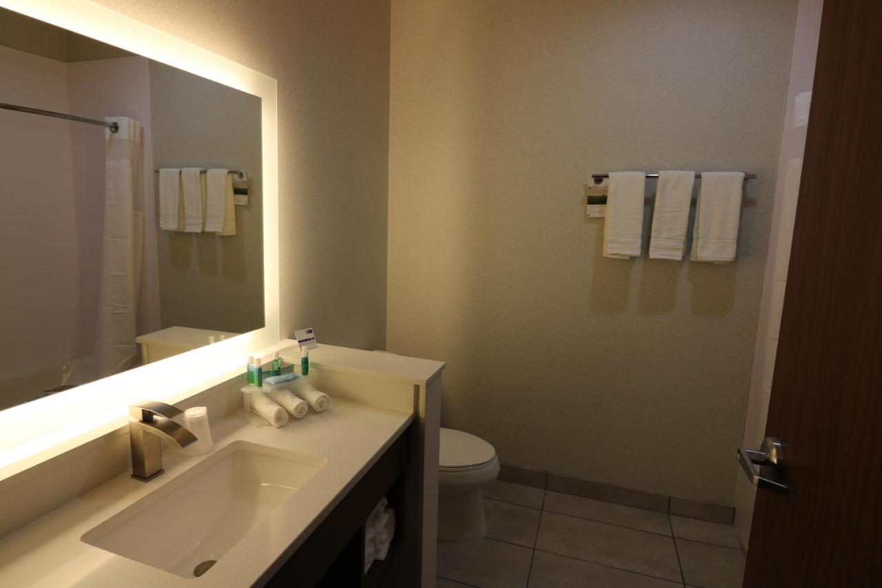 Holiday Inn Express & Suites - Coffeyville By Ihg Екстер'єр фото