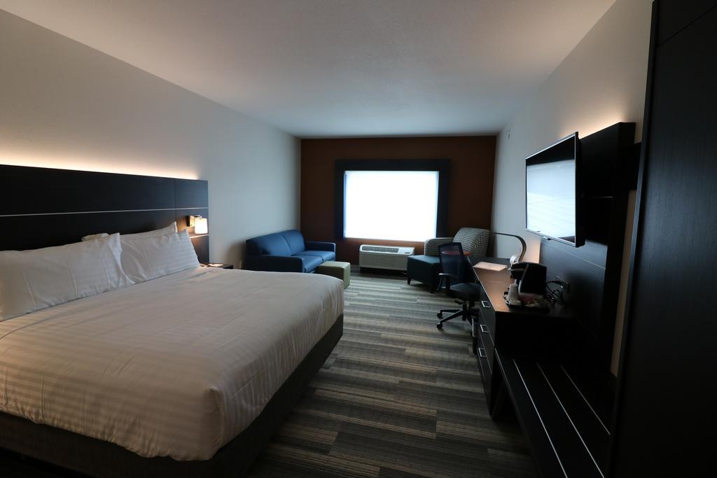 Holiday Inn Express & Suites - Coffeyville By Ihg Екстер'єр фото