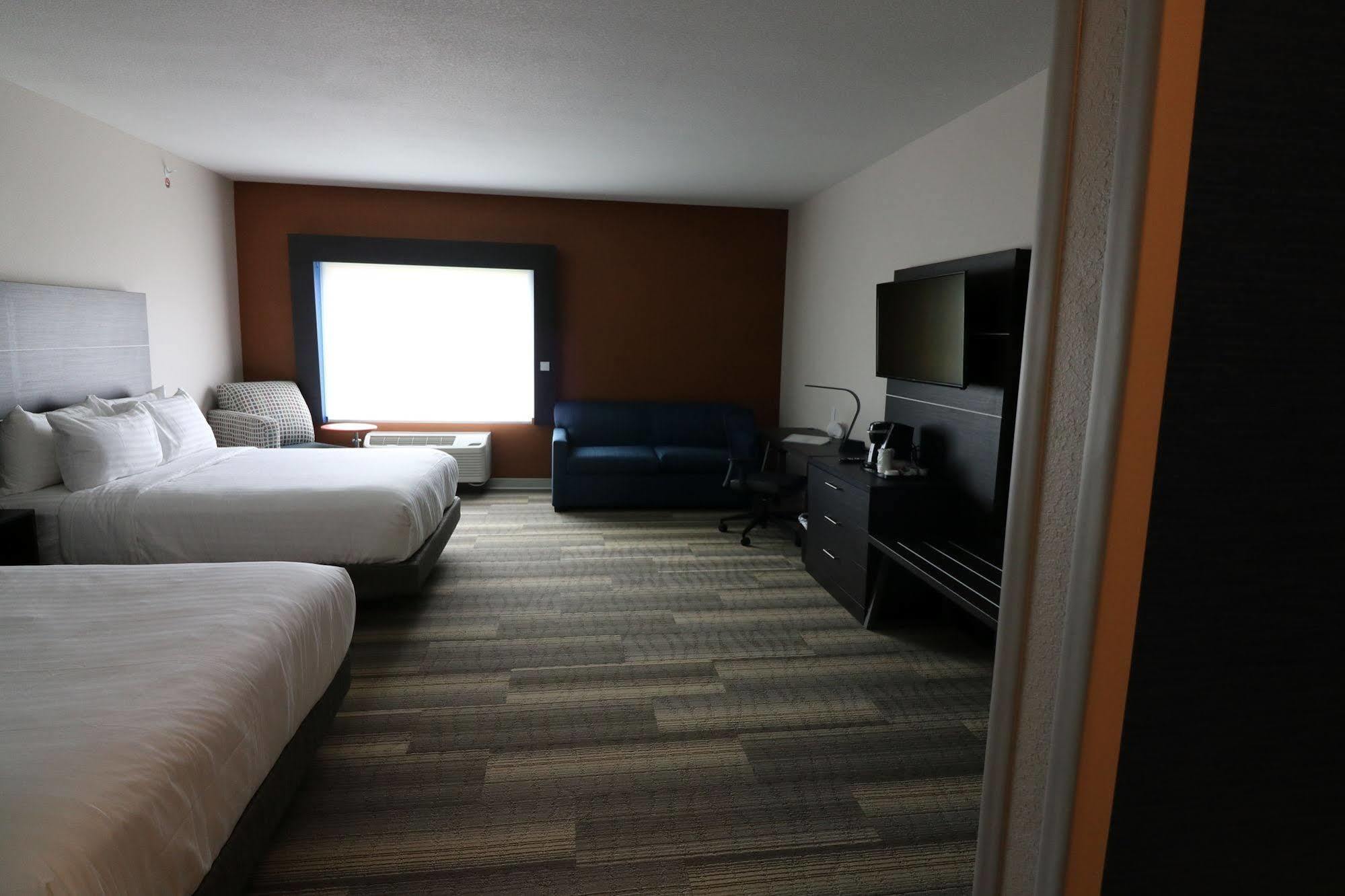 Holiday Inn Express & Suites - Coffeyville By Ihg Екстер'єр фото